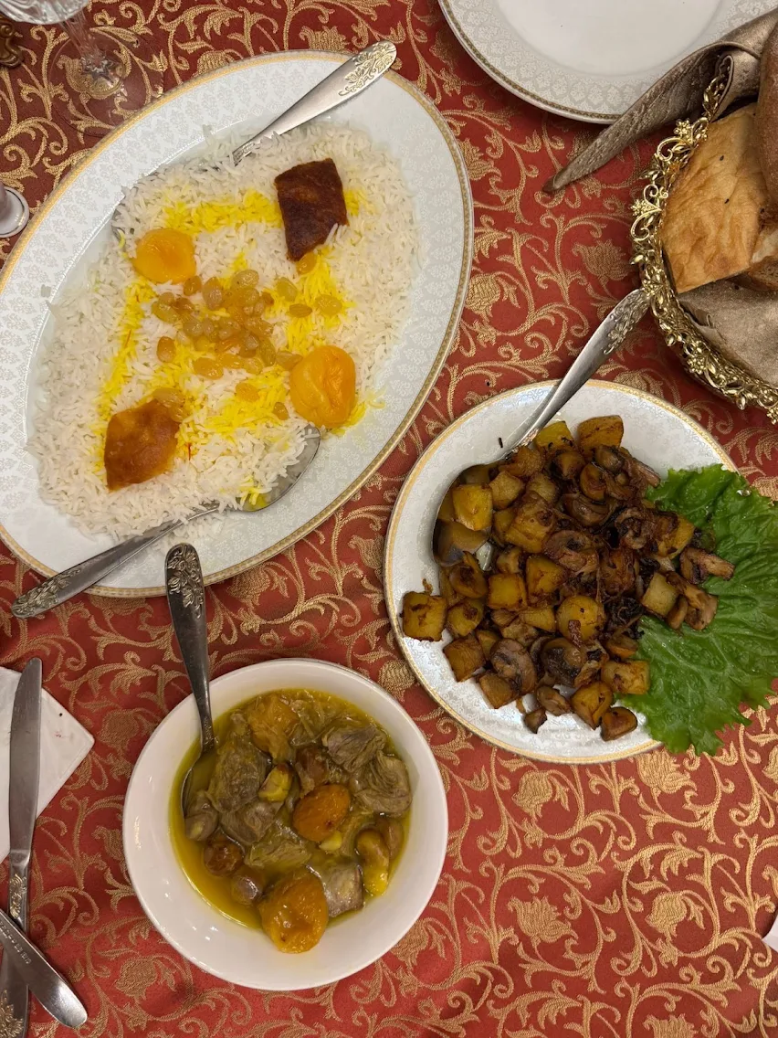 Azerbaijani saffron plov served on an ornate platter